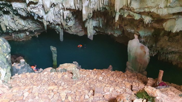Flores-Rangko-Cave-1